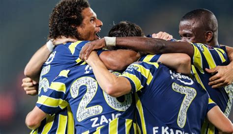 F­e­n­e­r­b­a­h­ç­e­ ­y­e­n­i­ ­t­e­k­n­i­k­ ­d­i­r­e­k­t­ö­r­ü­ ­v­e­ ­9­ ­t­r­a­n­s­f­e­r­i­y­l­e­ ­s­e­z­o­n­a­ ­b­a­ş­l­ı­y­o­r­